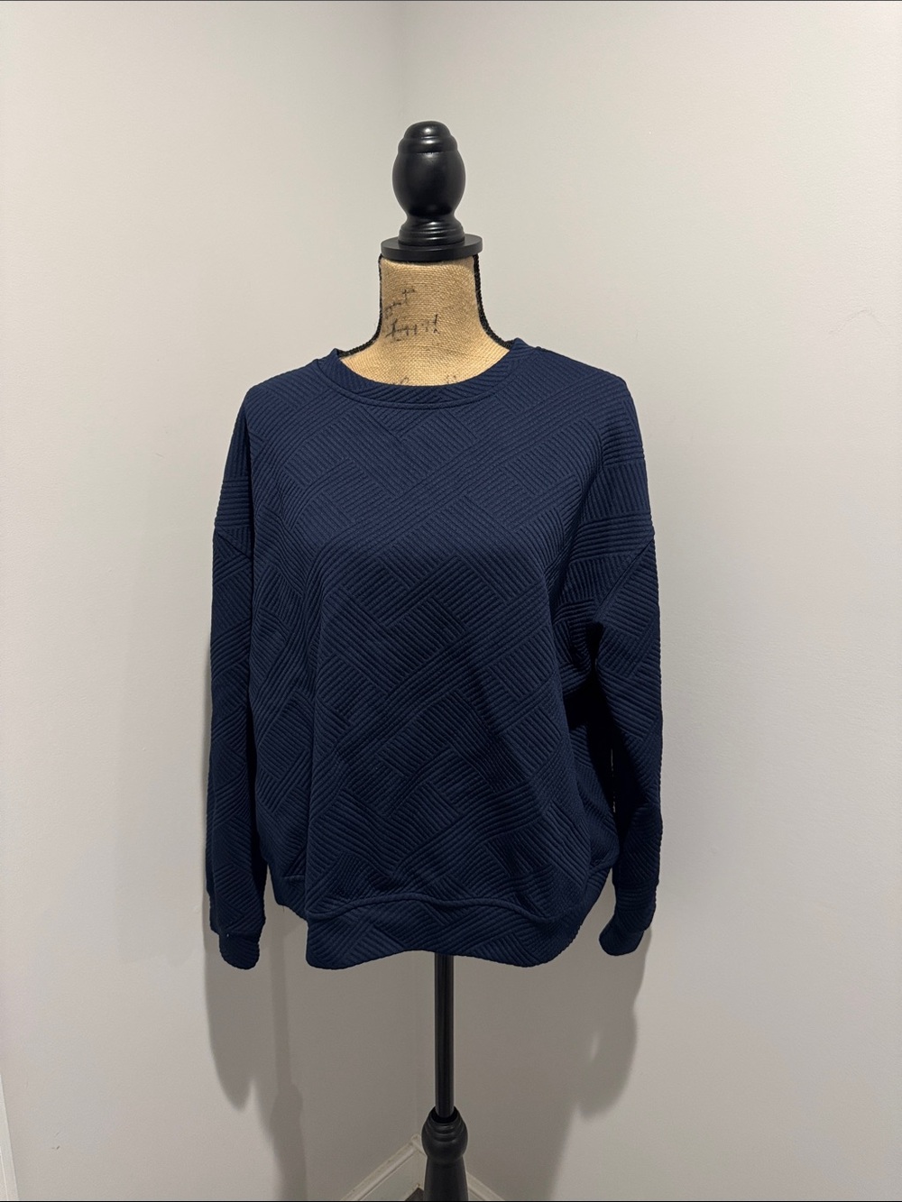 Double TakeTextured Crewneck Sweater and Shorts Set in Navy